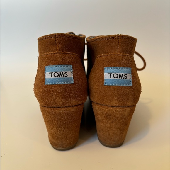 Toms Wedge Booties, Size 5 - Picture 5 of 6
